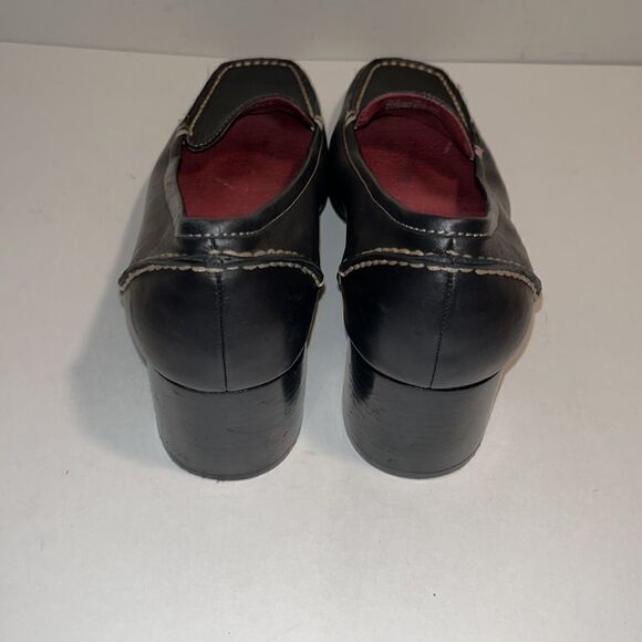 Vintage Aerosoles black leather 2” heels - Picture 3 of 4